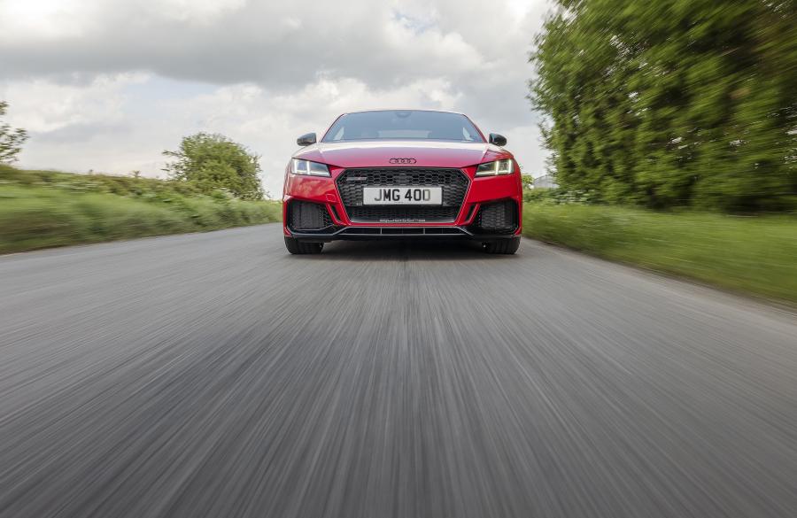  Audi TT RS Coupe (8S) 2019 года  (UK) (фото 18 из 36)